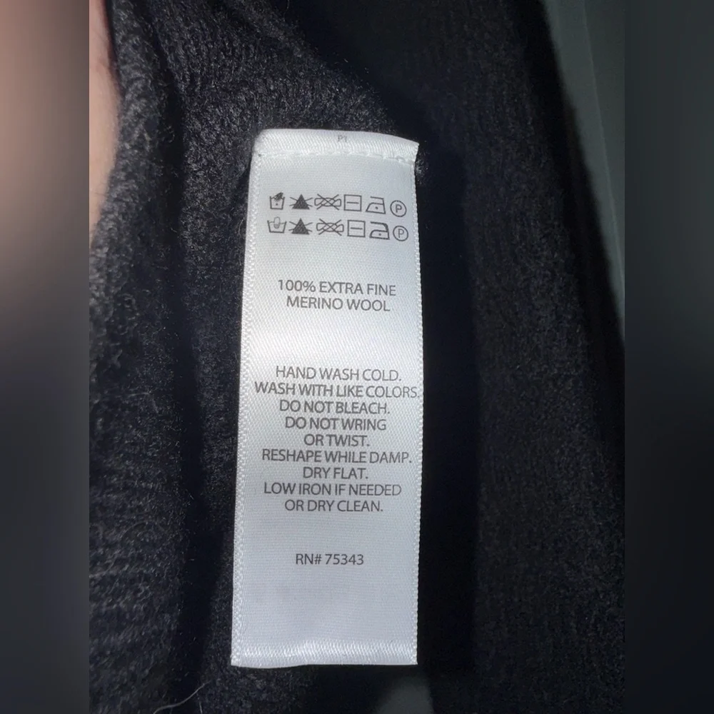 Christian Lacroix Women’s Black 100%Merino Wool Full Zip Jacket Sweater Size M - Picture 12 of 12